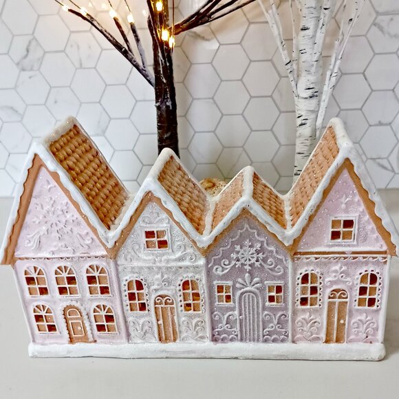 Boutique Other - NEW! SHABBY CHIC LIGHT UP GINGERBREAD HOUSES DECOR